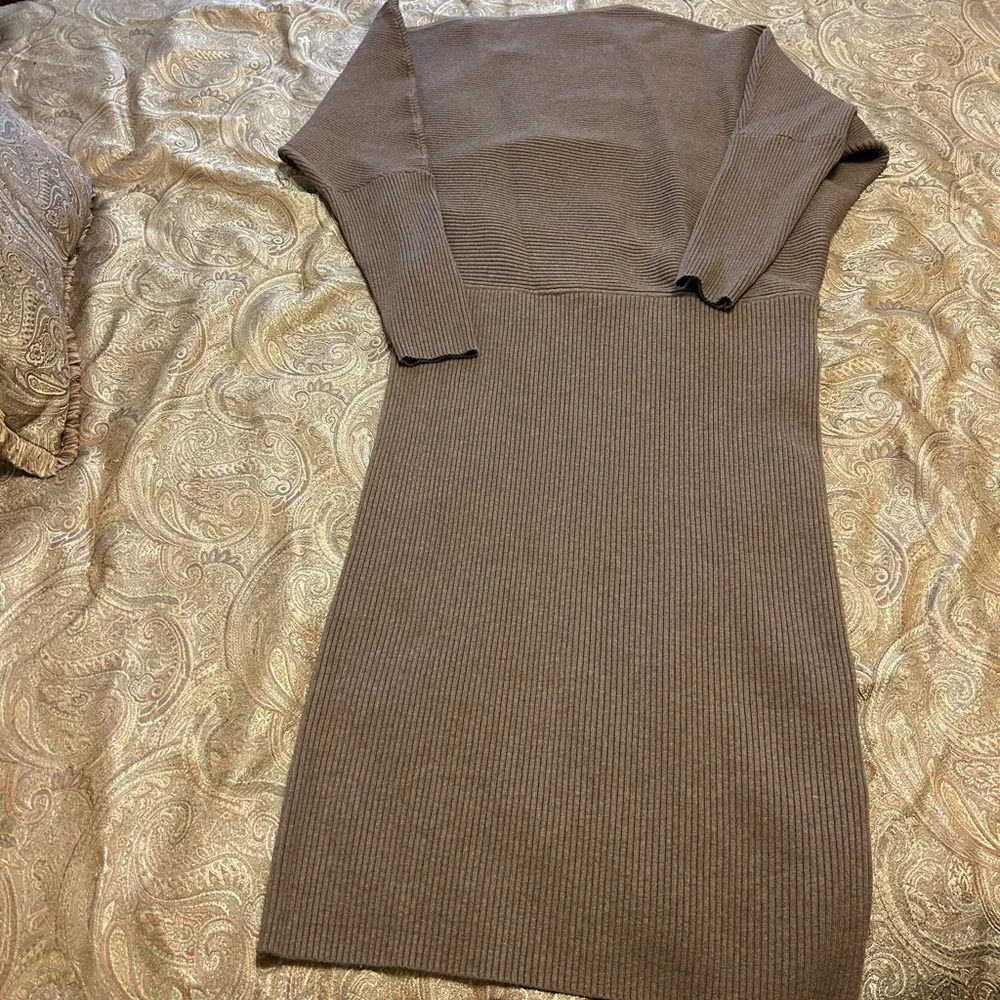 Reiss Lara Off-Shoulder Midi Dress - Picture 5 of 5